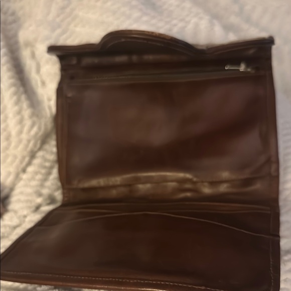Gucci Beige Monogram Clutch with Red and Green Accents - Picture 5 of 7